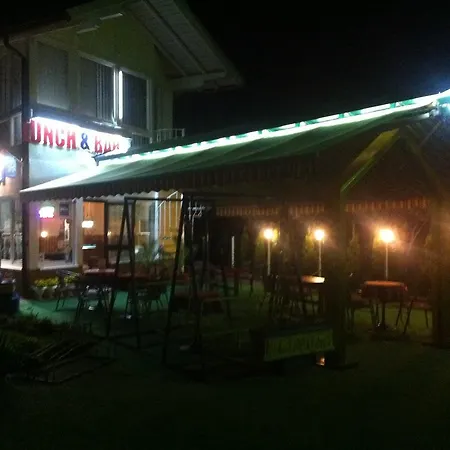 モーテル Lunch & Bar *