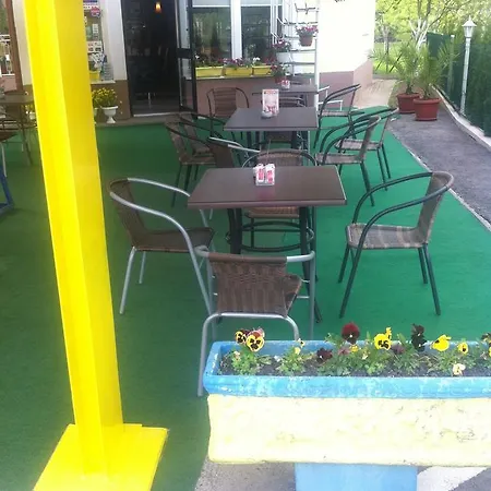 Lunch & Bar モーテル