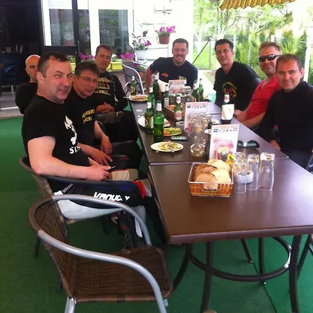 Lunch & Bar モーテル Milanovići