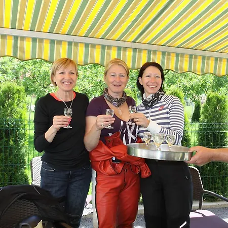 モーテル Lunch & Bar Milanovići