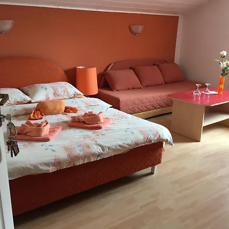 Lunch & Bar モーテル *